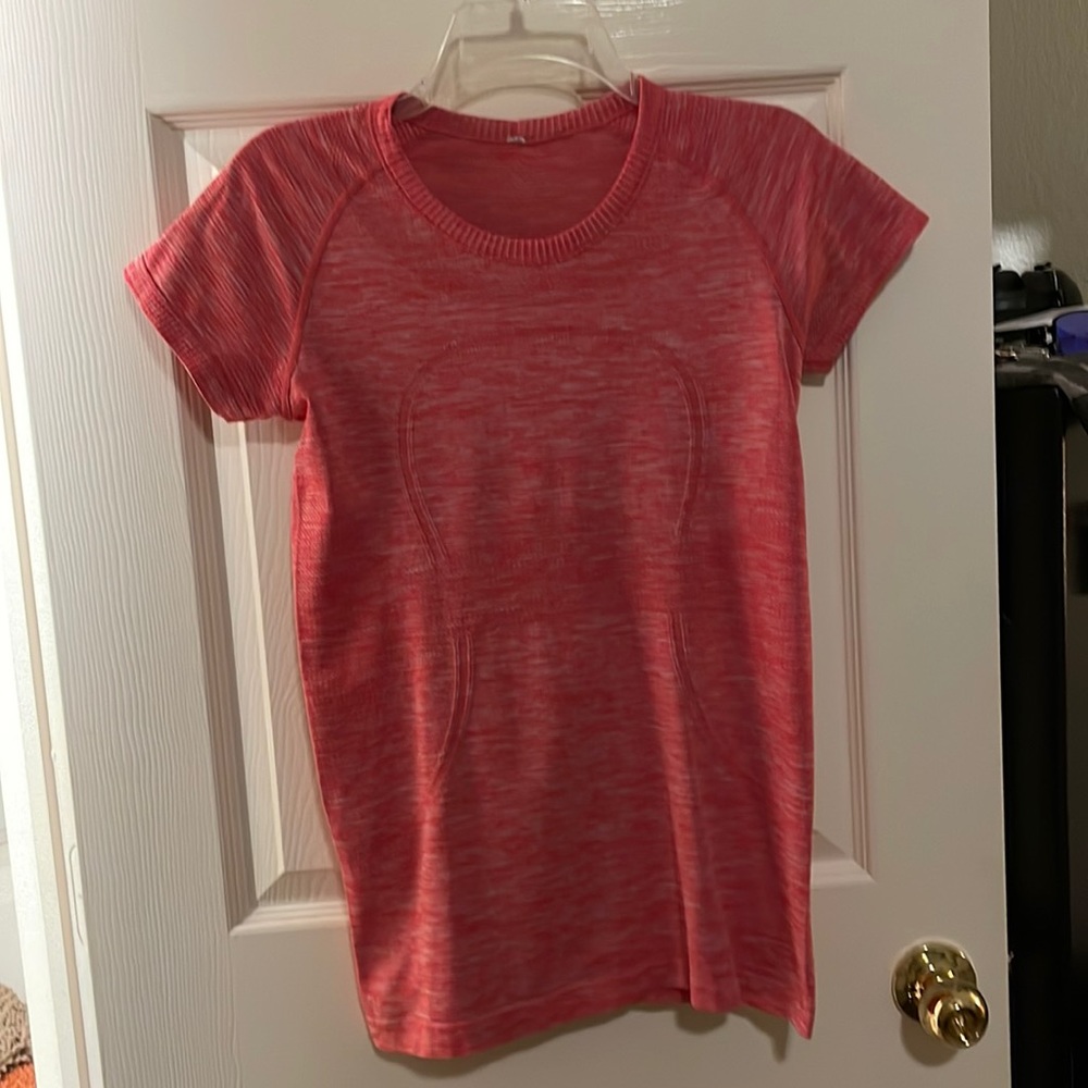 Lululemon run swiftly shirt size 8
